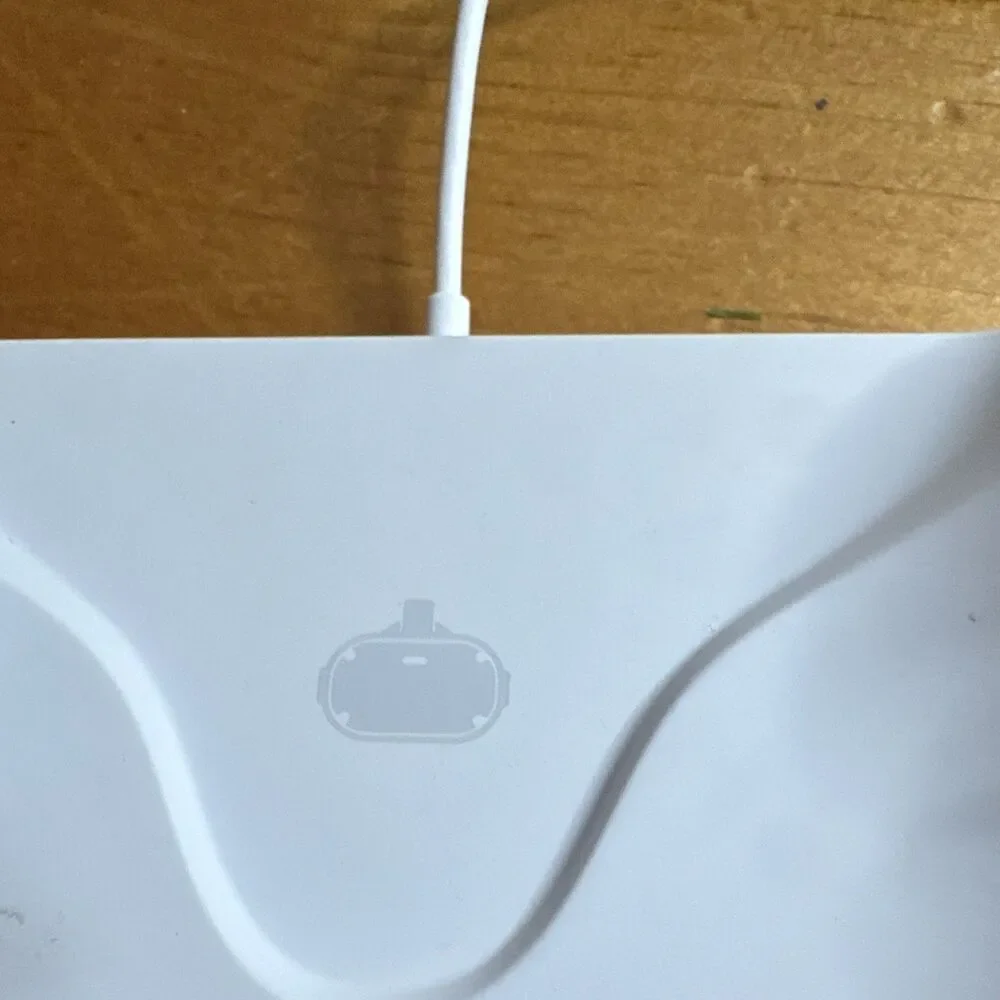 Anker Y1010 Charging Dock for Oculus Quest 2 Magnetic USB-C Wired White